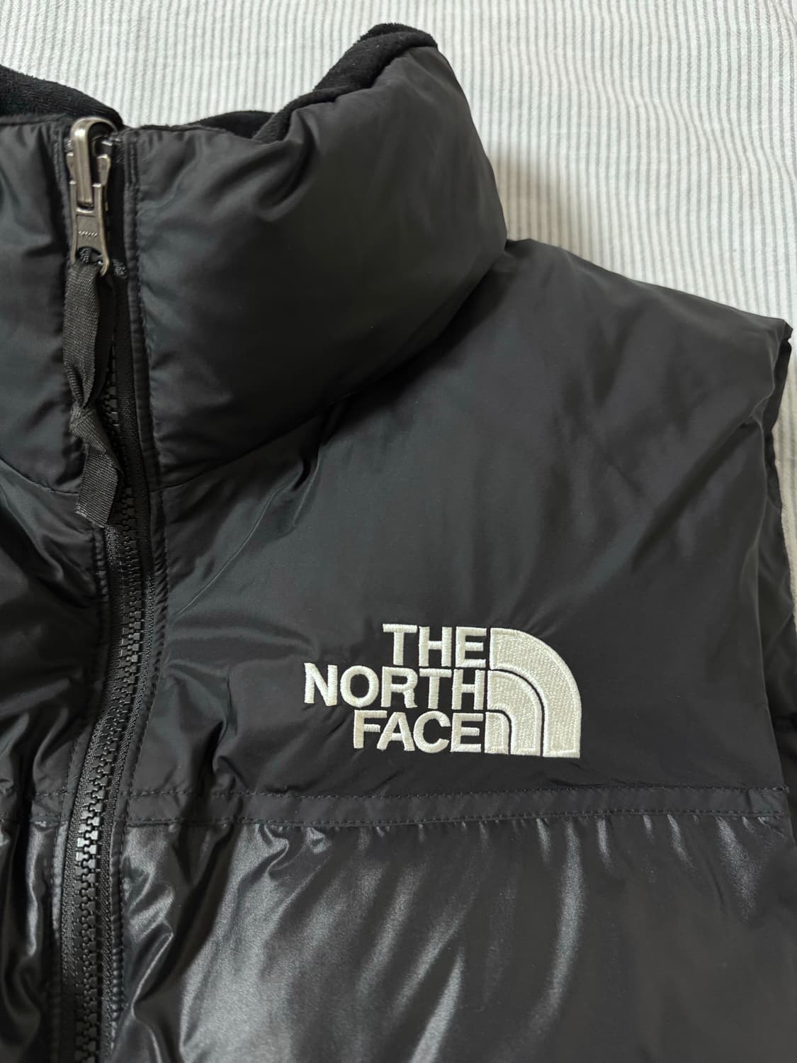 노스페이스 눕시 하이브리드 다운 볼 베스트 블랙 상품이미지3