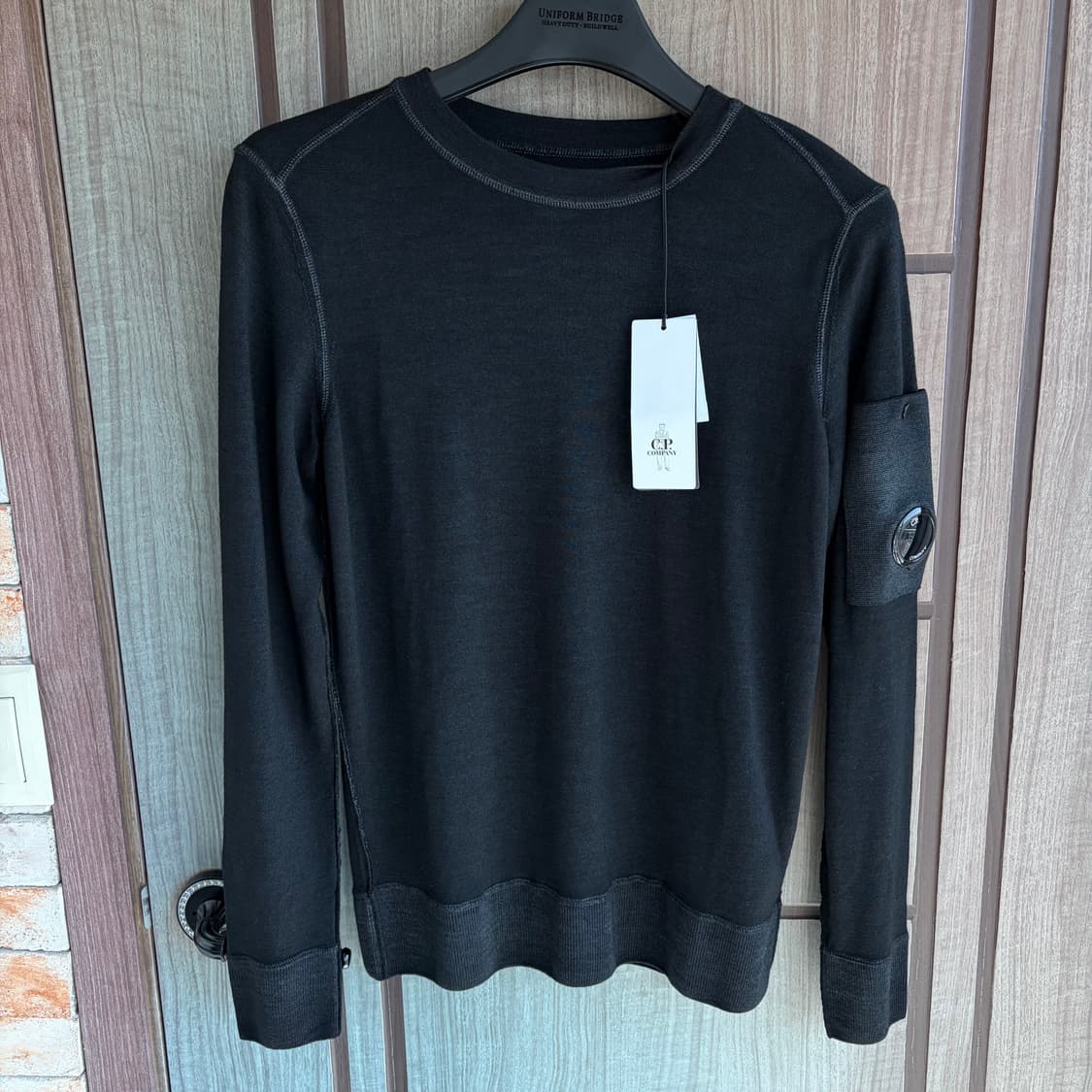 [새상품]씨피컴퍼니 CP컴퍼니 렌즈 와펜 니트 블랙 상품이미지2