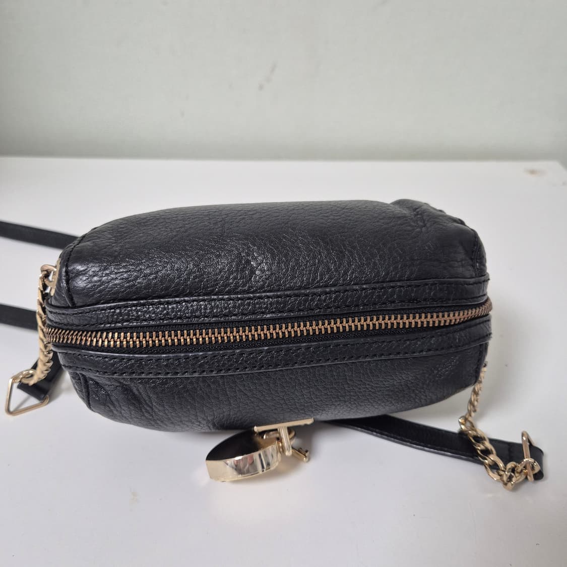 쥬시꾸뛰르(Juicy Couture) 블랙 미니 체인 크로스백 상품이미지7