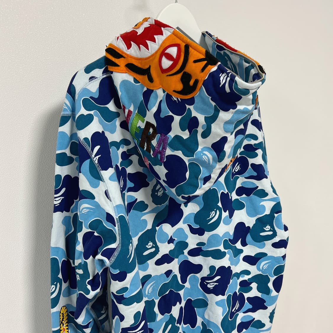 베이프 ABC 카모 타이거 후드집업 블루 상품이미지7