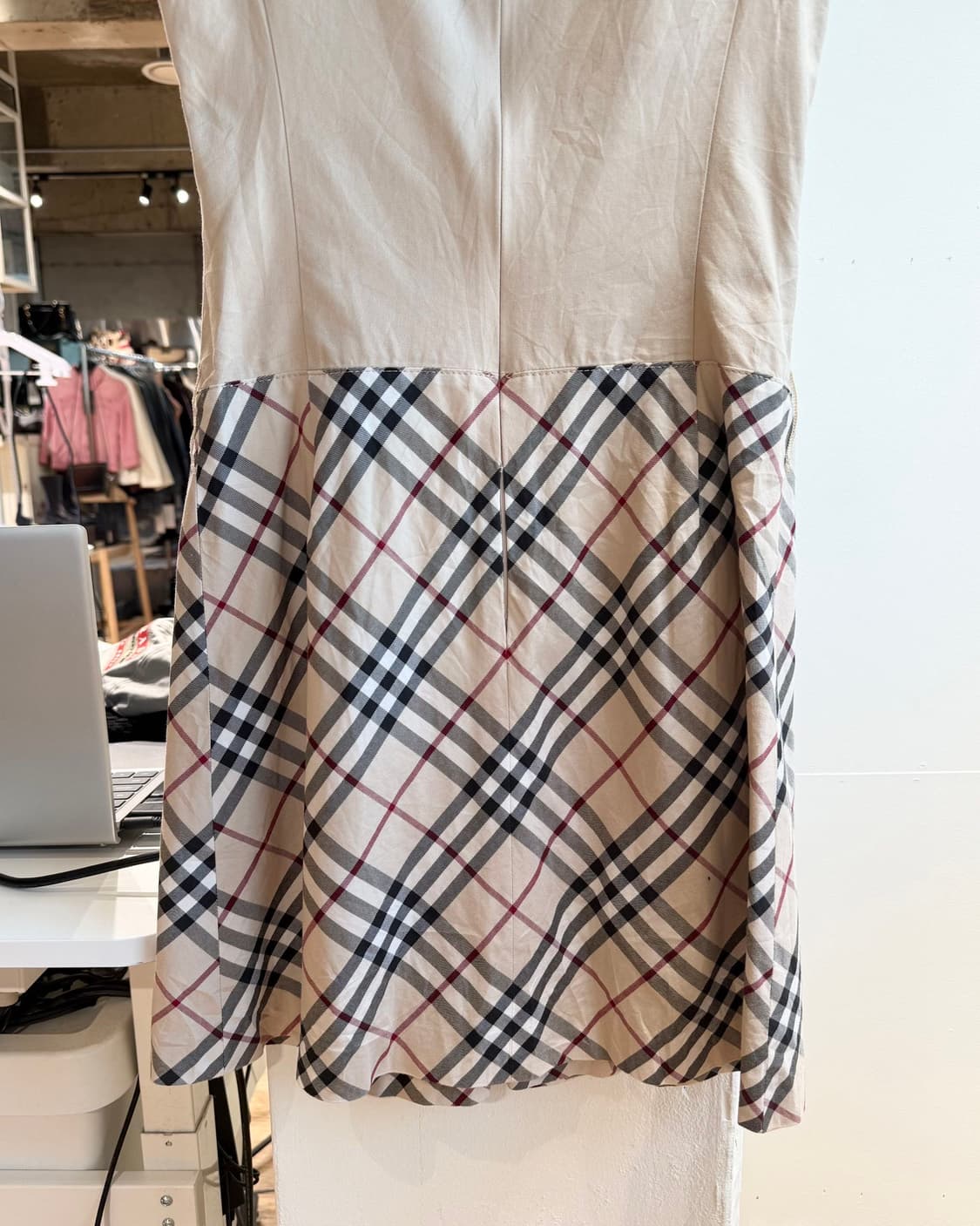 버버리 블루라벨 브라운 노바체크 슬리브리스 원피스  상품이미지6