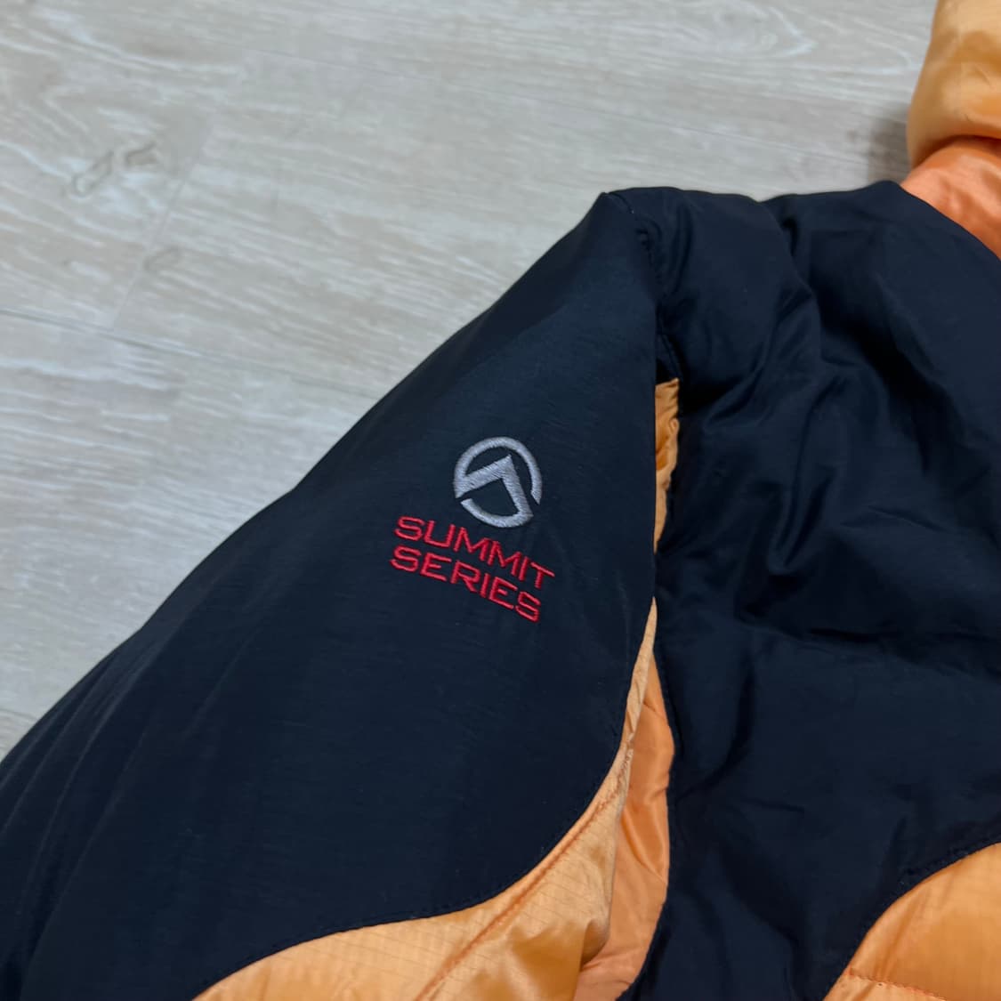 노스페이스 써밋시리즈 덕다운 850 투톤 배색 패딩 [머스타드] M/95 상품이미지5