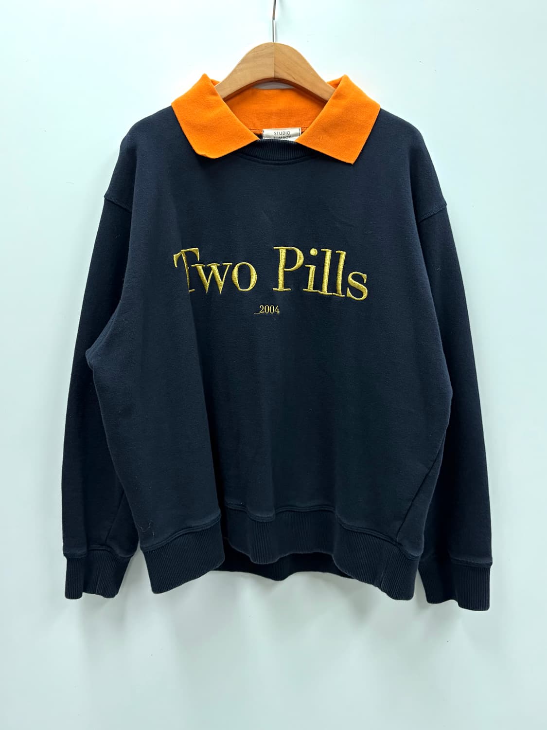 스튜디오톰보이 배색 카라 맨투맨 네이비 상품이미지1