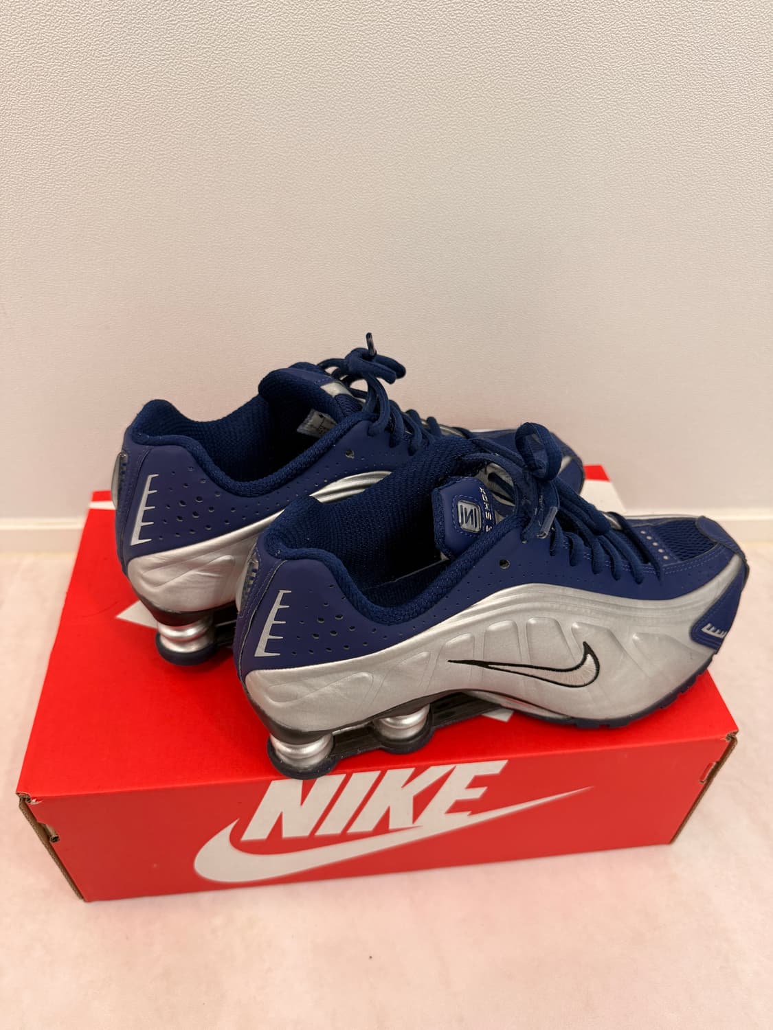 나이키샥스 네이비실버 240 상품이미지5