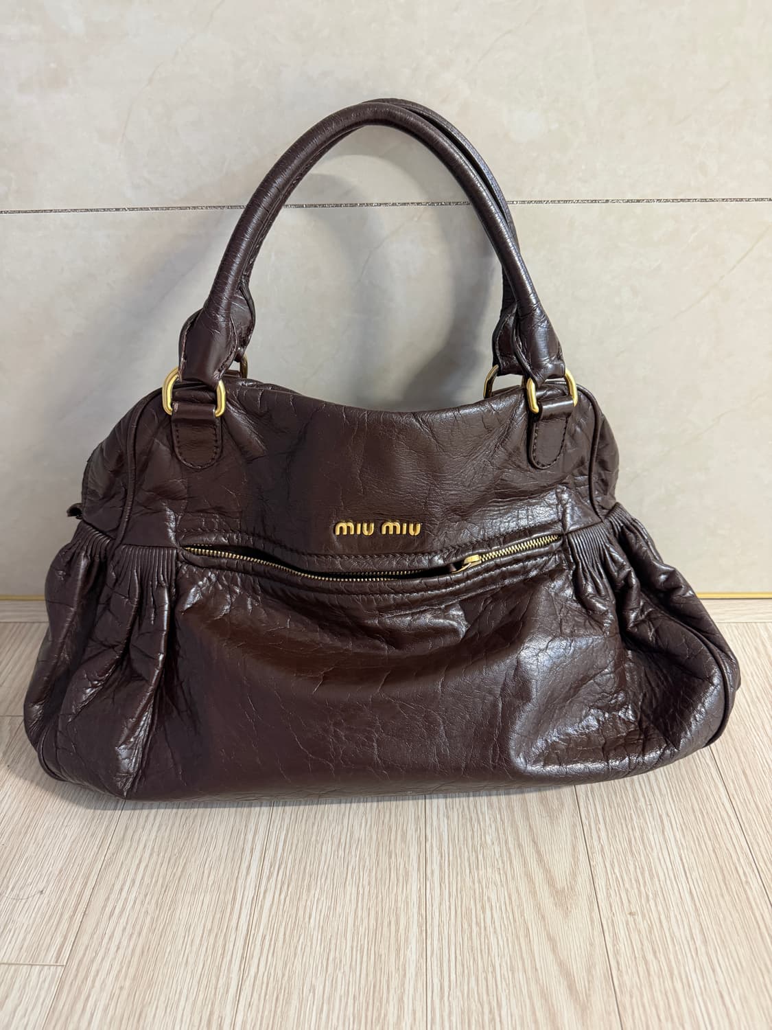 미우미우 브라운 토트백 상품이미지1