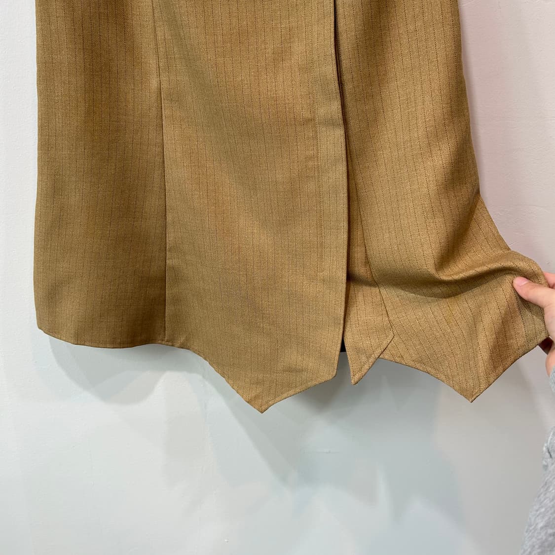 카멜 디테일 미디 스커트 상품이미지4