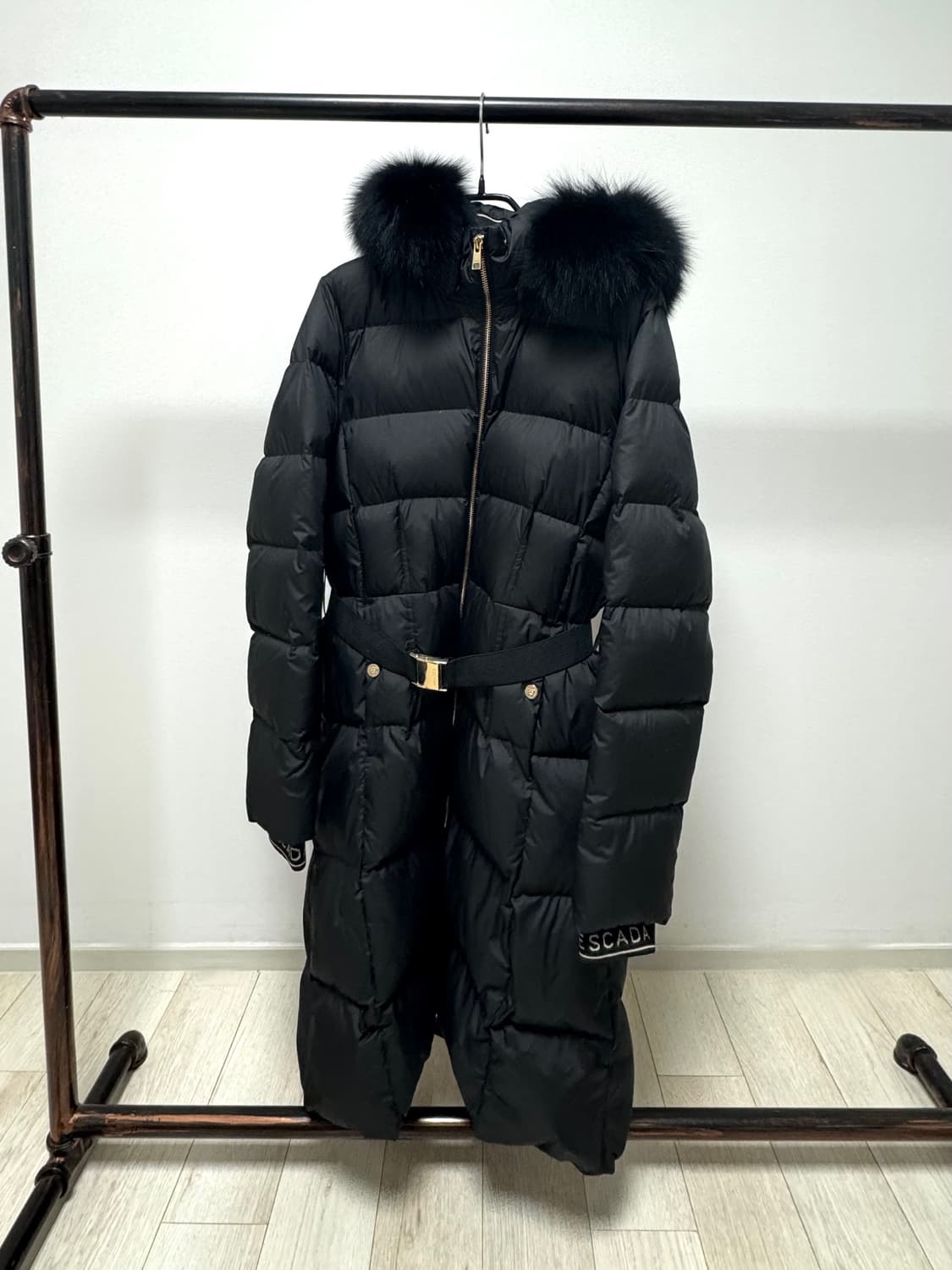 [M] 에스까다 25F/W 화이트라벨 사가 폭스 퍼 롱패딩 상품이미지2