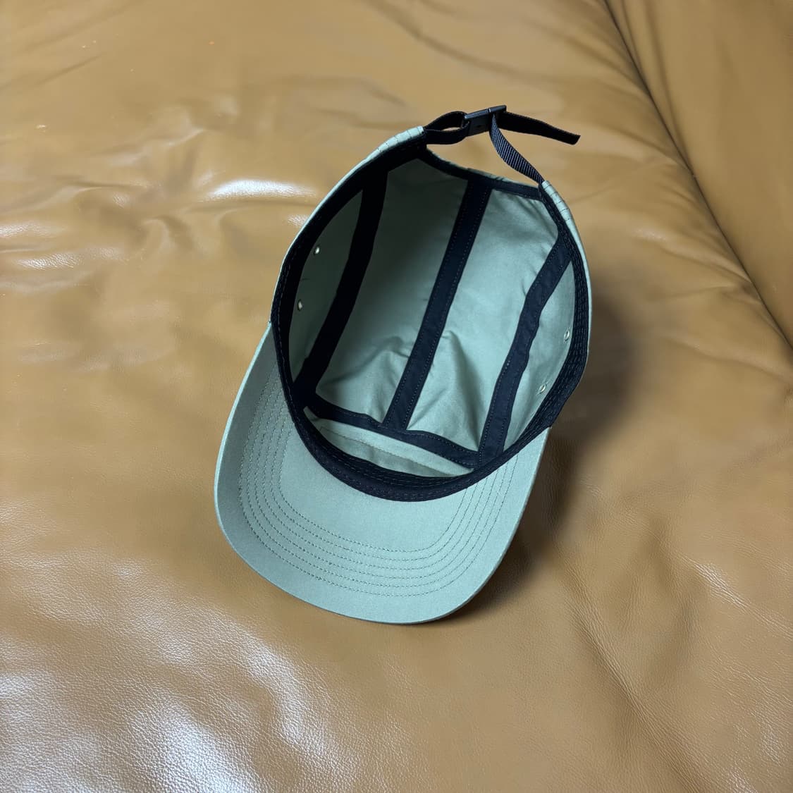 Supreme 슈프림 리버스 라벨 카키 캠프캡 모자 (Khaki) 상품이미지6