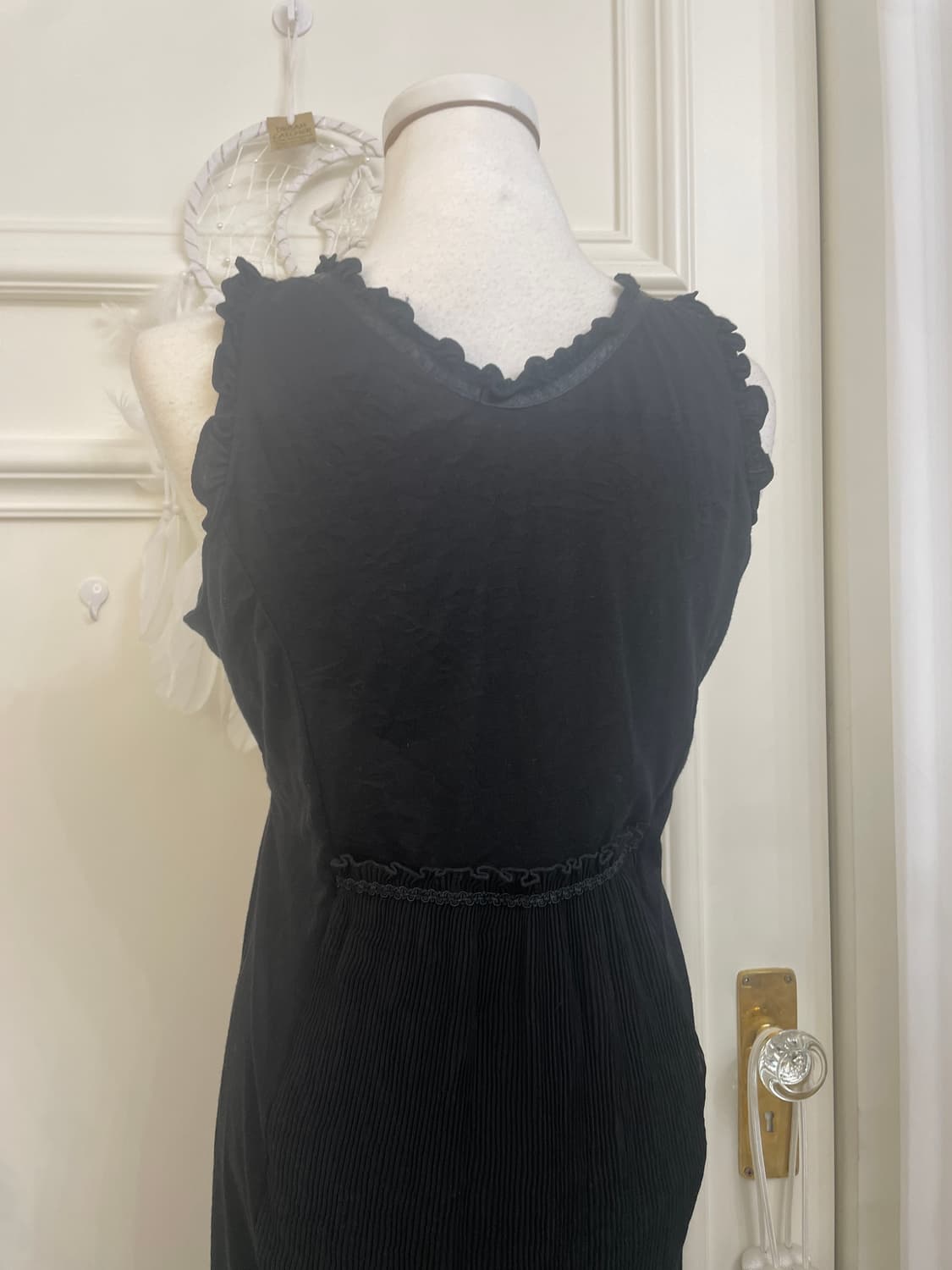black cotton pleats point v-neck opc 상품이미지3