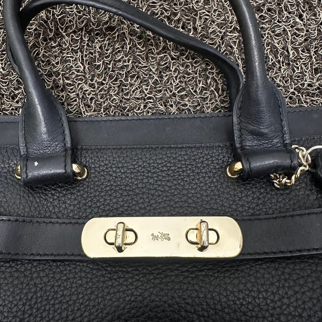 COACH 코치 여성 미니 크로스백 토트백 가방 블랙 상품이미지2