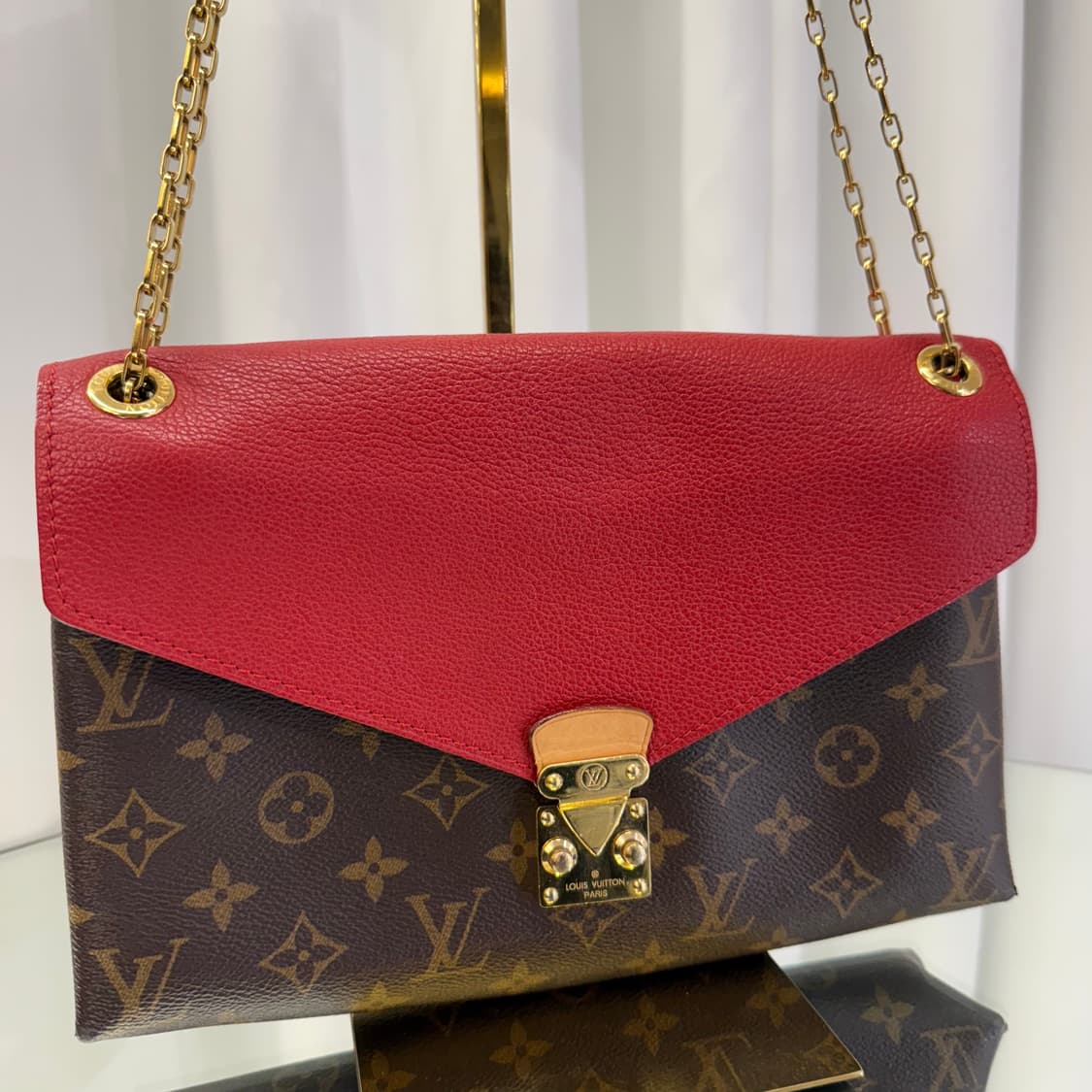 루이비통 모노그램 팔라스 플랩 체인 숄더백 상품이미지2