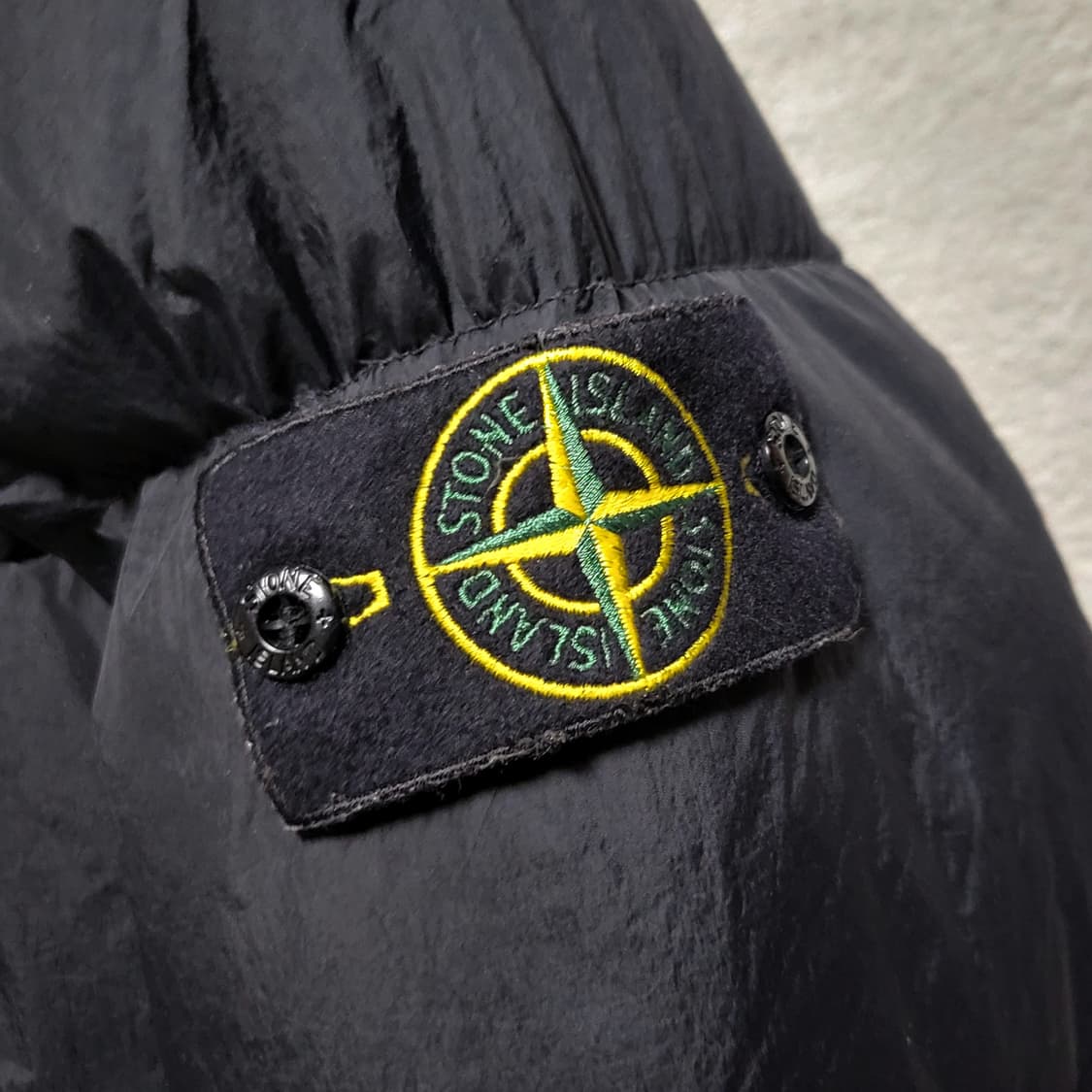 [정품] L / 23FW 스톤아일랜드 크링클랩스 후드 다운 패딩  상품이미지3