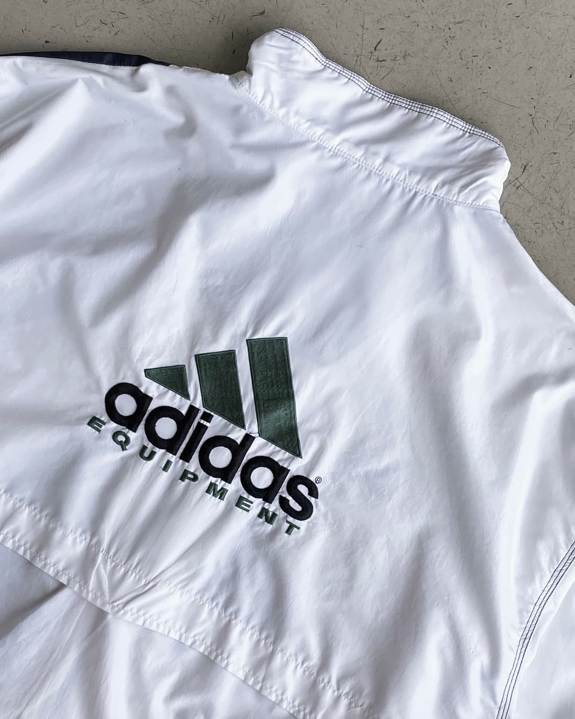 아디다스 이큅먼트 90‘s 빅 엠브로이드 윈드브레이커 상품이미지8