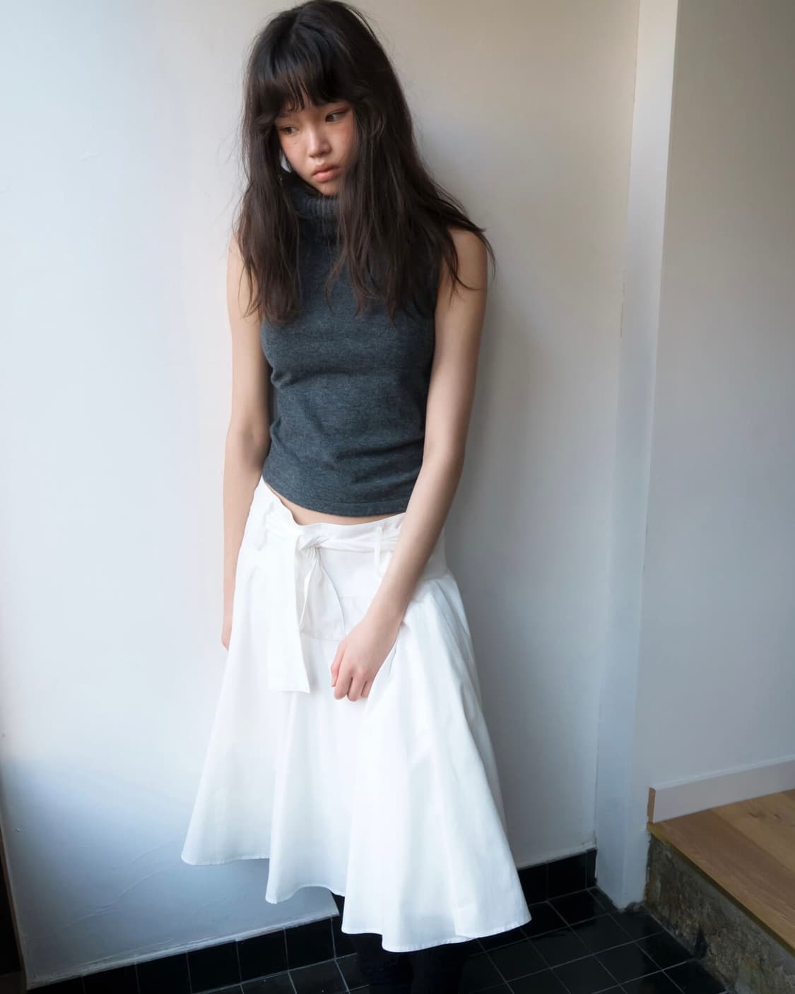 스무드무드 말로우 터틀넥 니트_차콜 상품이미지3