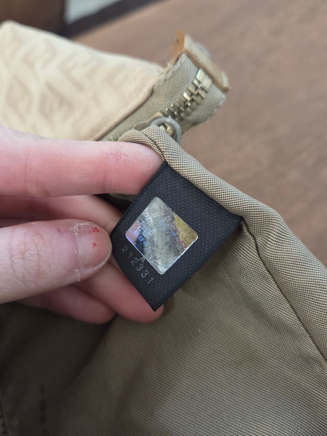 FENDI 펜디 주키노 레더 스트랩 숄더 백 상품이미지9