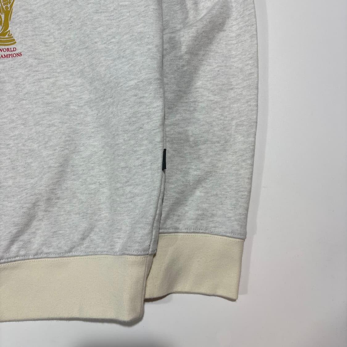 엘엠씨 화이트 그래픽 맨투맨 상품이미지4