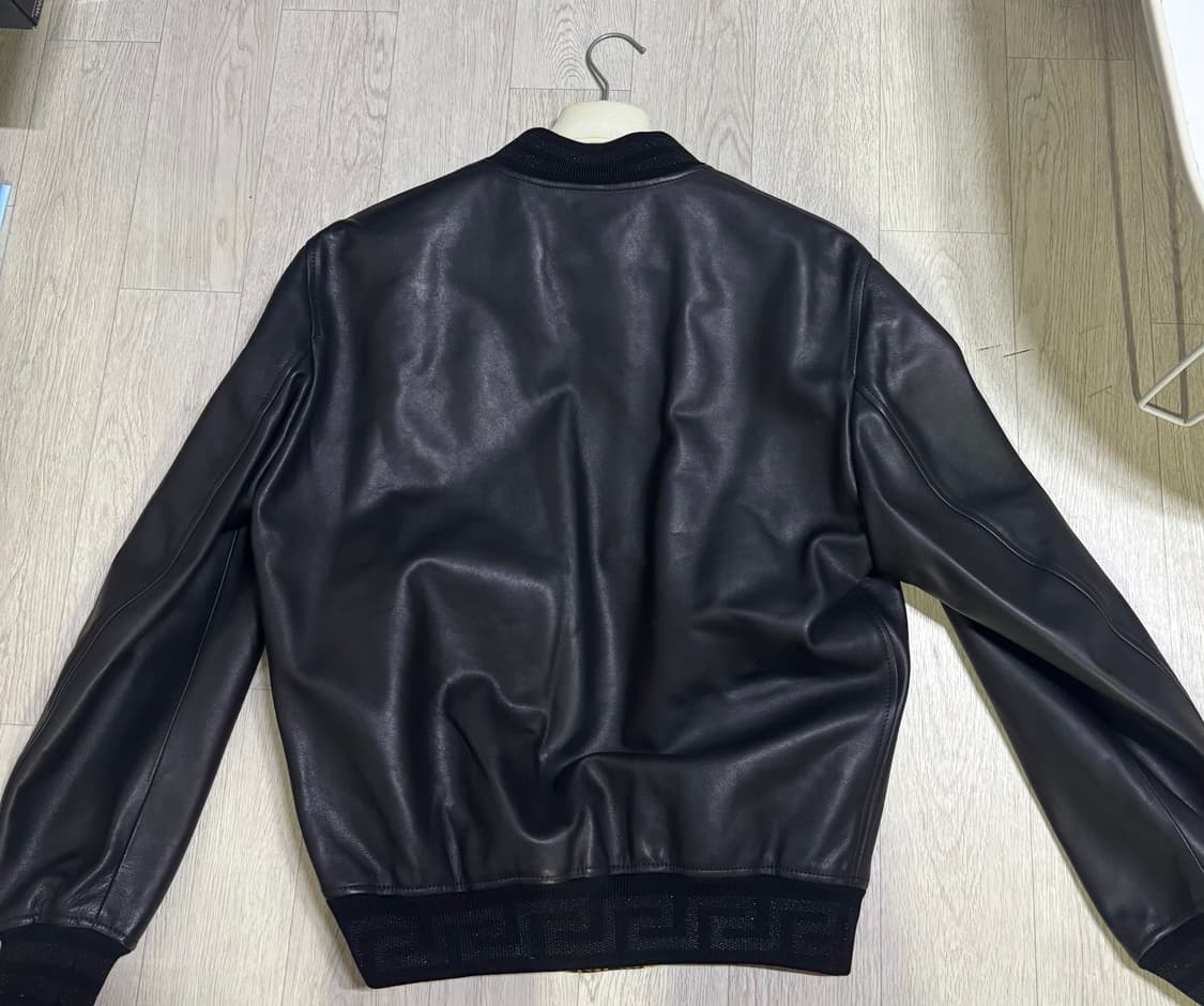 베르사체 가죽레더 봄버 자켓 싸게 팝니다 상품이미지2