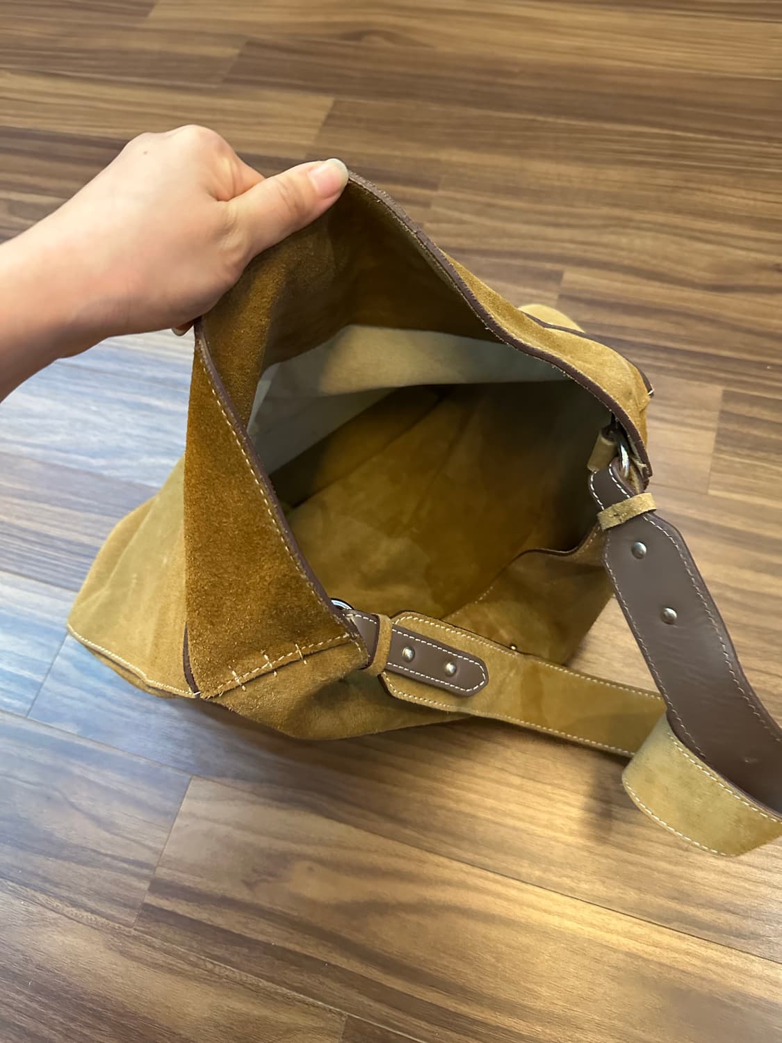 Massimo Dutti 스웨이드 숄더백 상품이미지4