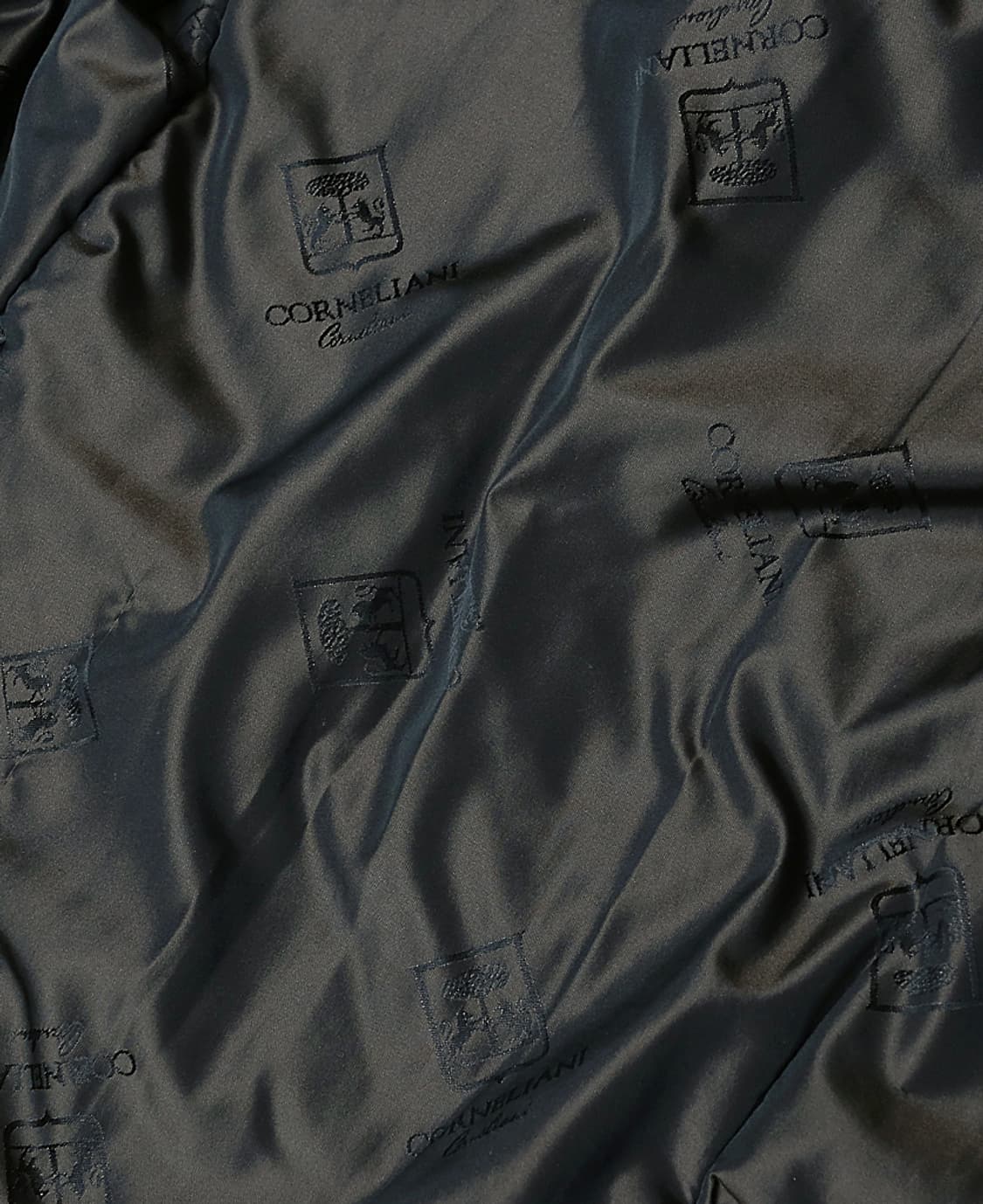 꼬르넬리아니 [Corneliani] 블랙 트렌디 후드 패딩 코트 상품이미지7