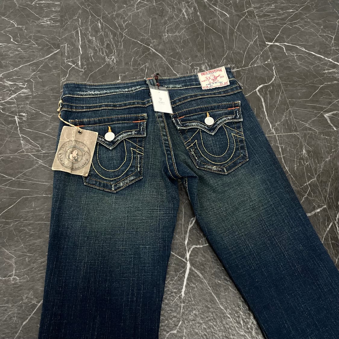 (새상품) 27in 트루릴리전 조이 부츠컷 데님 팬츠 상품이미지4