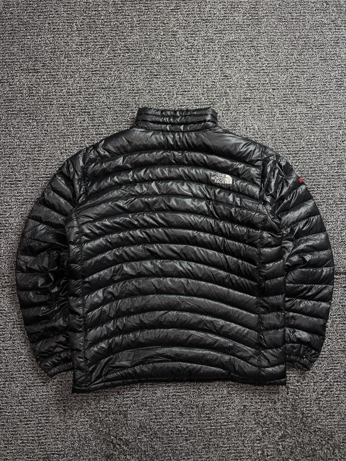 노스페이스 써밋시리즈 블랙 글로시 구스 다운 경량 패딩 2260 상품이미지5