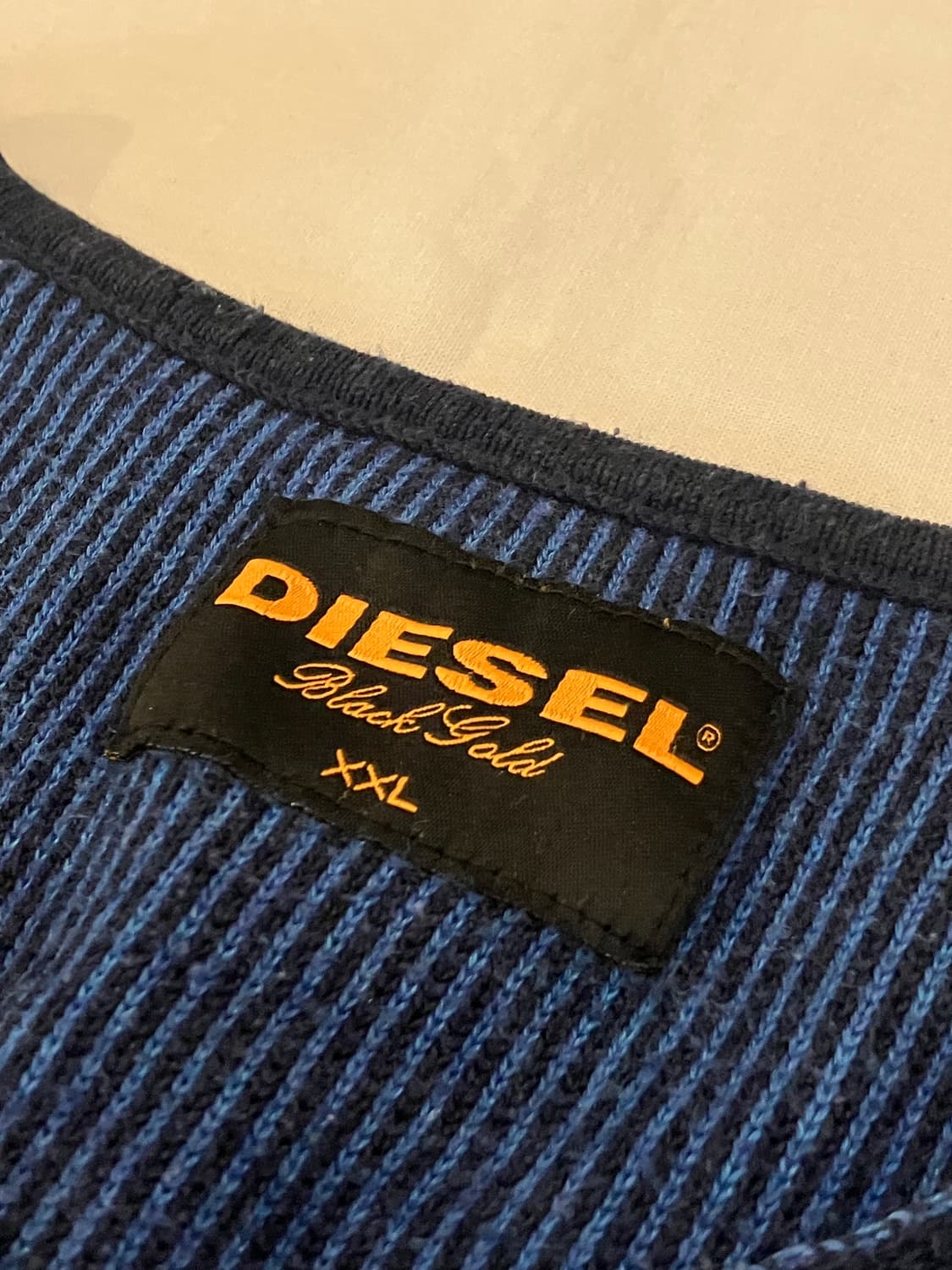 디젤 블랙 골드 모히칸 펜던트로고 와플 니트 상품이미지4