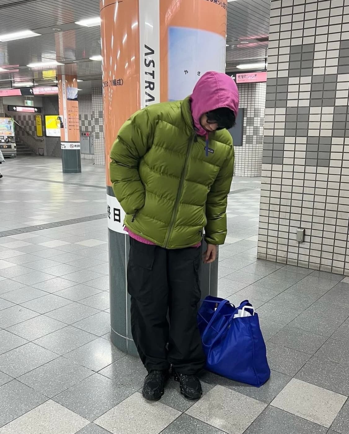 파타고니아 패커블 구스다운 망고 컬러 상품이미지7