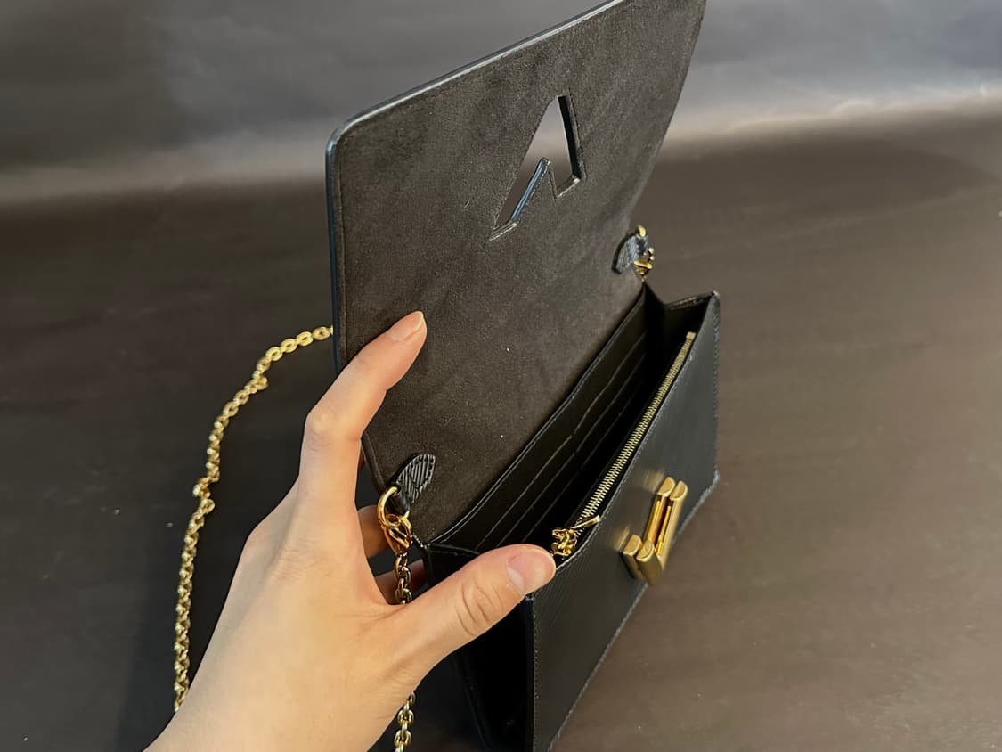 루이비통 트위스트 체인 월릿 블랙 상품이미지9