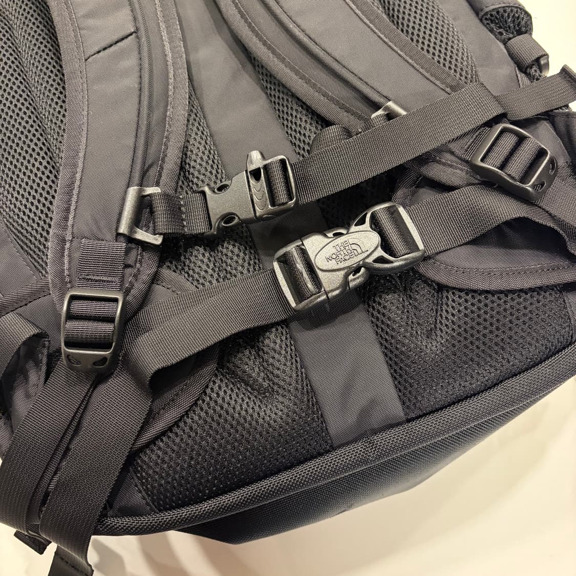 노스페이스 28L 핫샷 블랙 백팩 상품이미지6