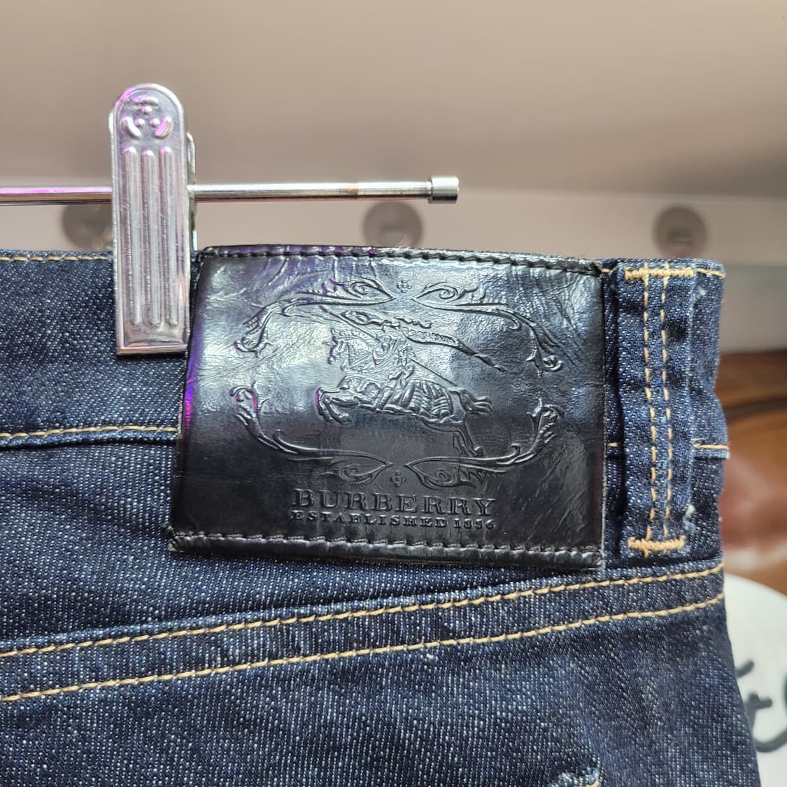 버버리 여성 데님 일자핏 청바지 상품이미지4