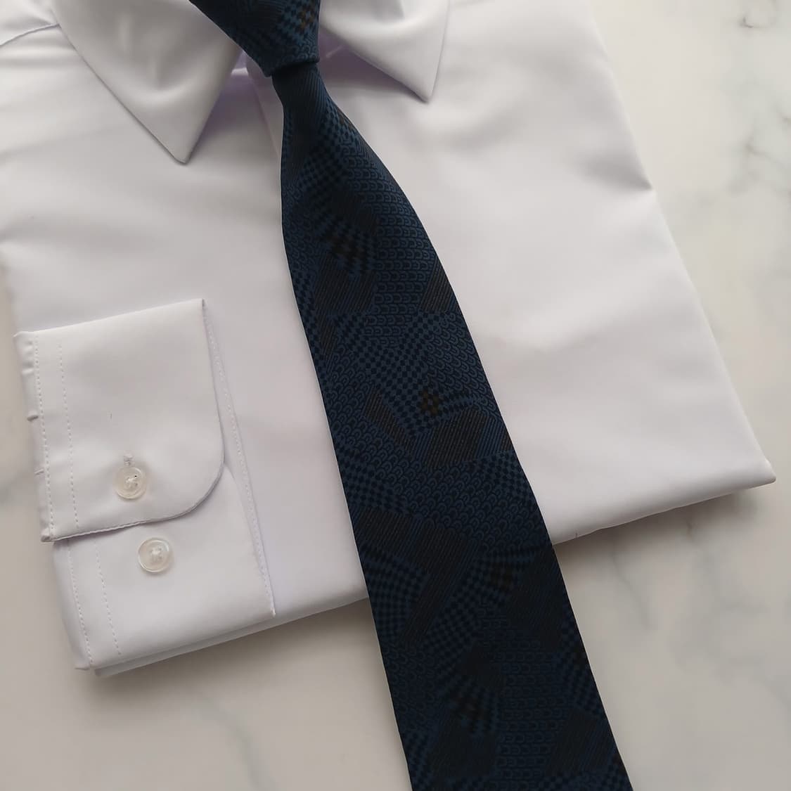 샤를주르당 실크 네이비 지오메트릭 넥타이 8.9cm A+등급 A18753 상품이미지5