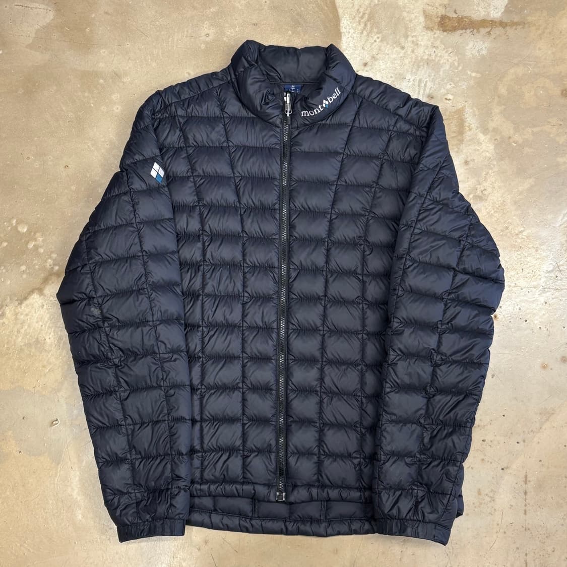 M 몽벨 블랙 경량 패딩 상품이미지2