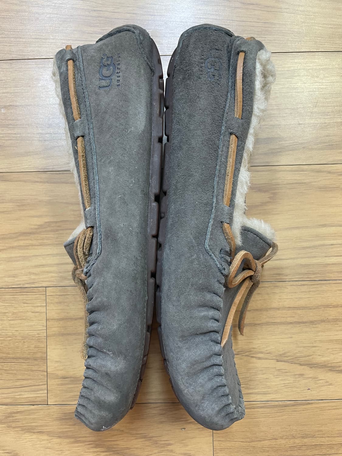 UGG 어그 모카신 회색 240mm 상품이미지3