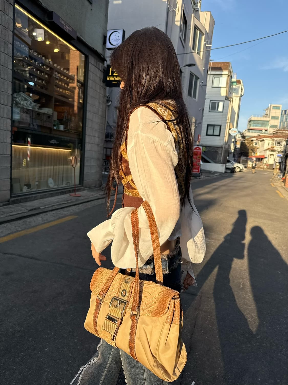 프라다 스네이크 스킨 숄더백 상품이미지1