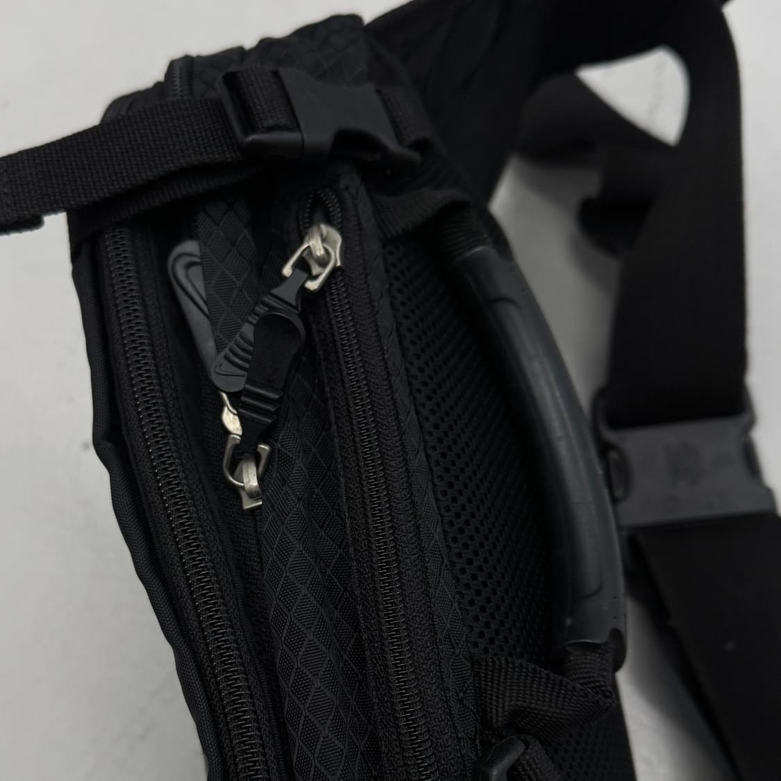 나이키 00s 스우시 유틸리티 슬링백 힙색 가방 상품이미지4