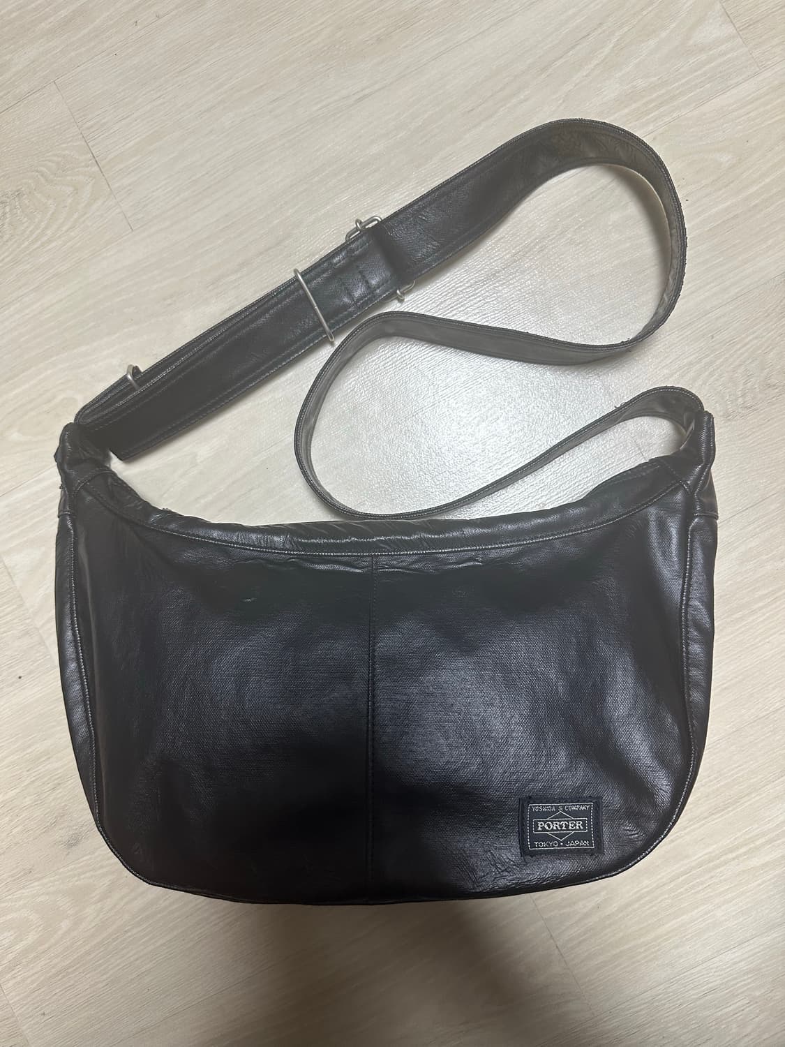 PORTER 요시다 포터 프리스타일 반달 숄더백 블랙 상품이미지1