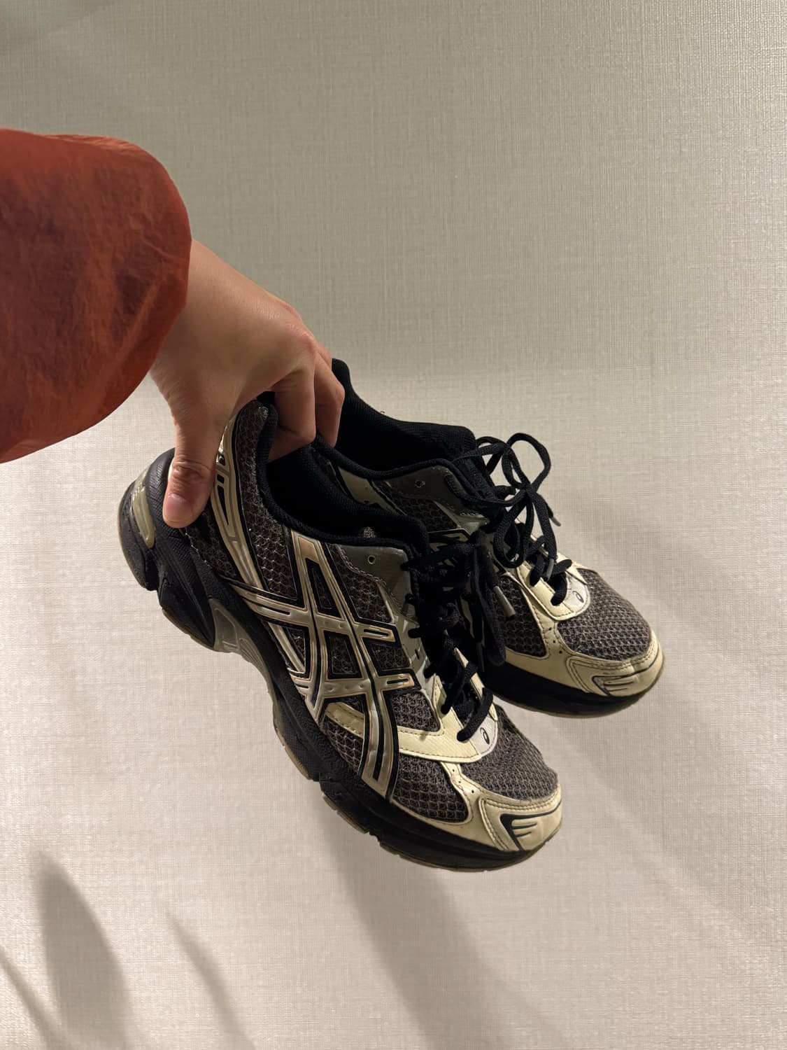 [265]아식스 x i4p 콜라보신발 밍크 글레이셔 그레이 상품이미지1