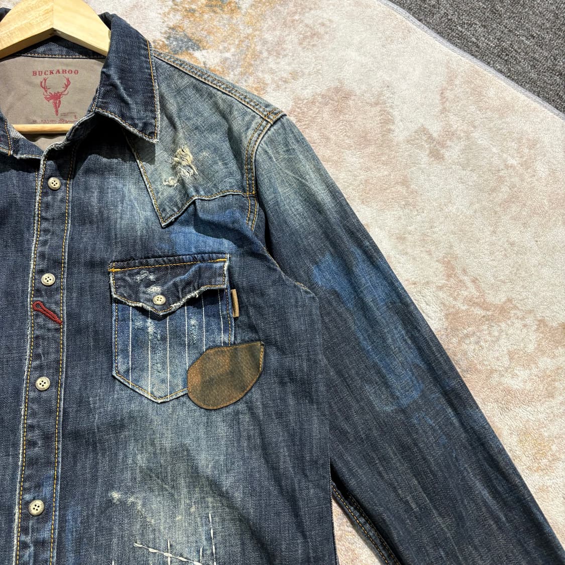 버커루 데미지 디테일 데님셔츠 상품이미지3