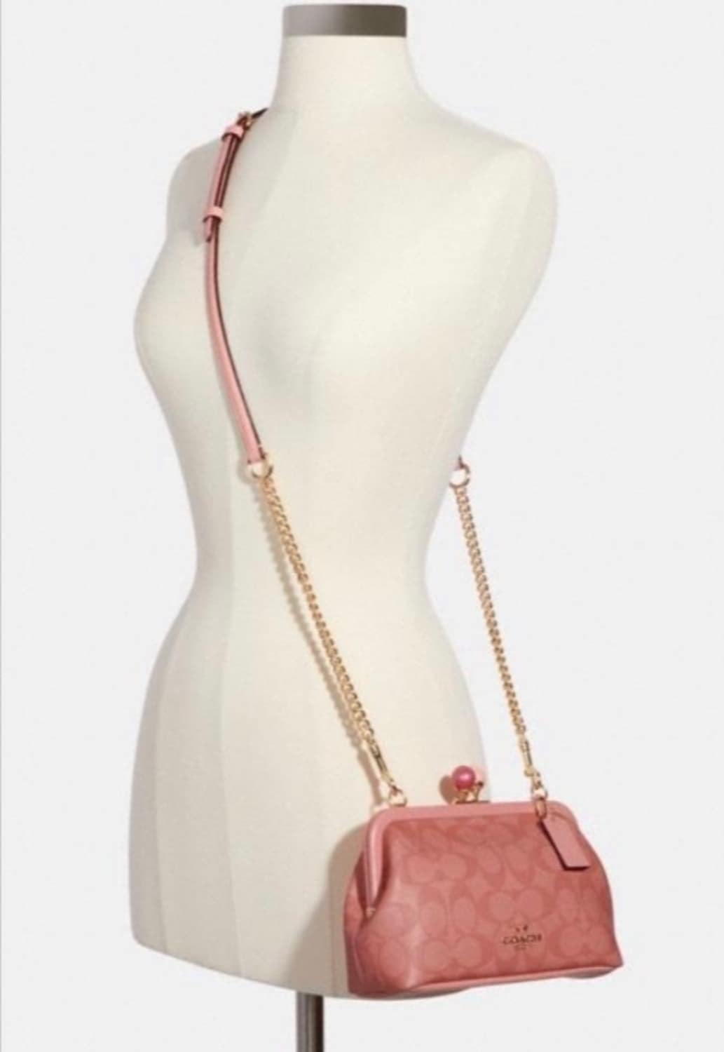 코치 키스락 클러치 크로스백 핑크 상품이미지4