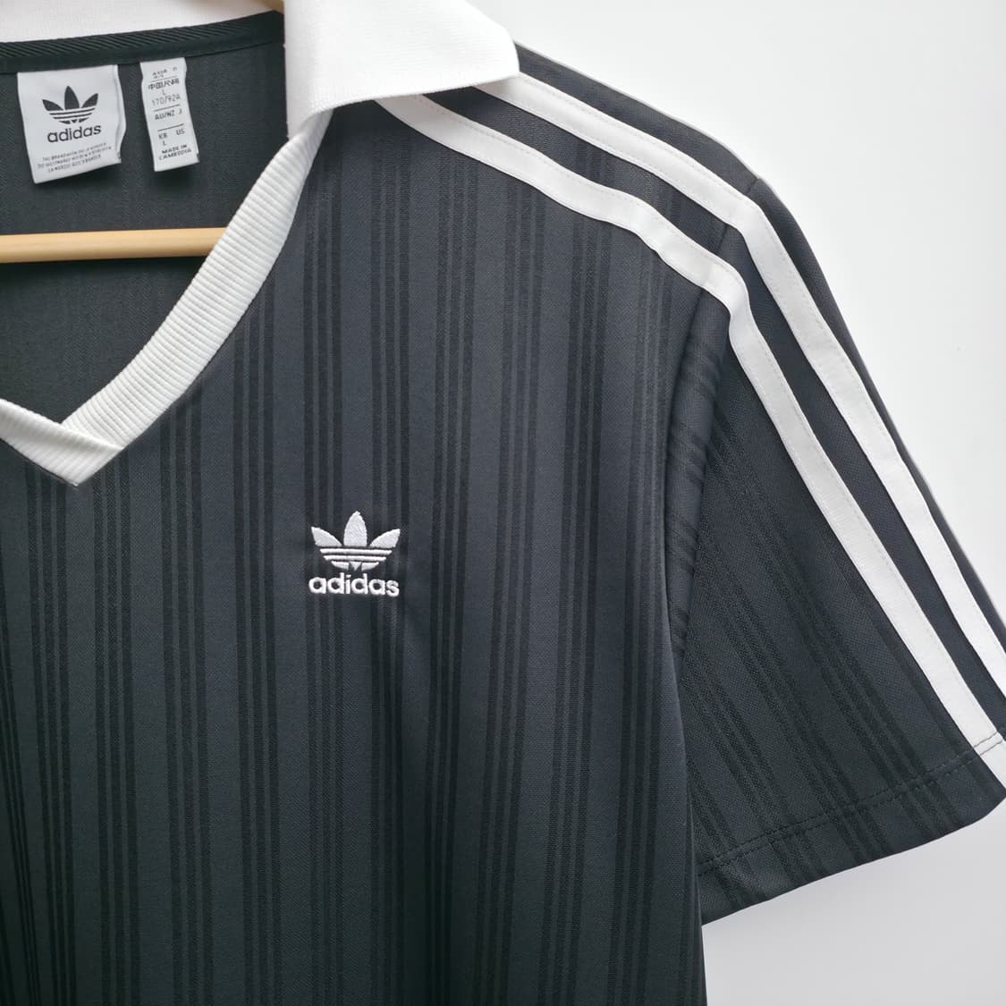 [L] 아디다스 W 아디컬러 풋볼 자카드 브이넥 드레스 상품이미지4