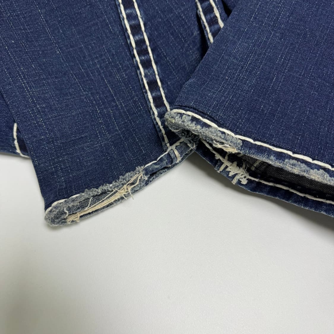 트루릴리전 Y2K 흰색스티치 빌리슈퍼티 로우라이 즈 데님팬츠 상품이미지8