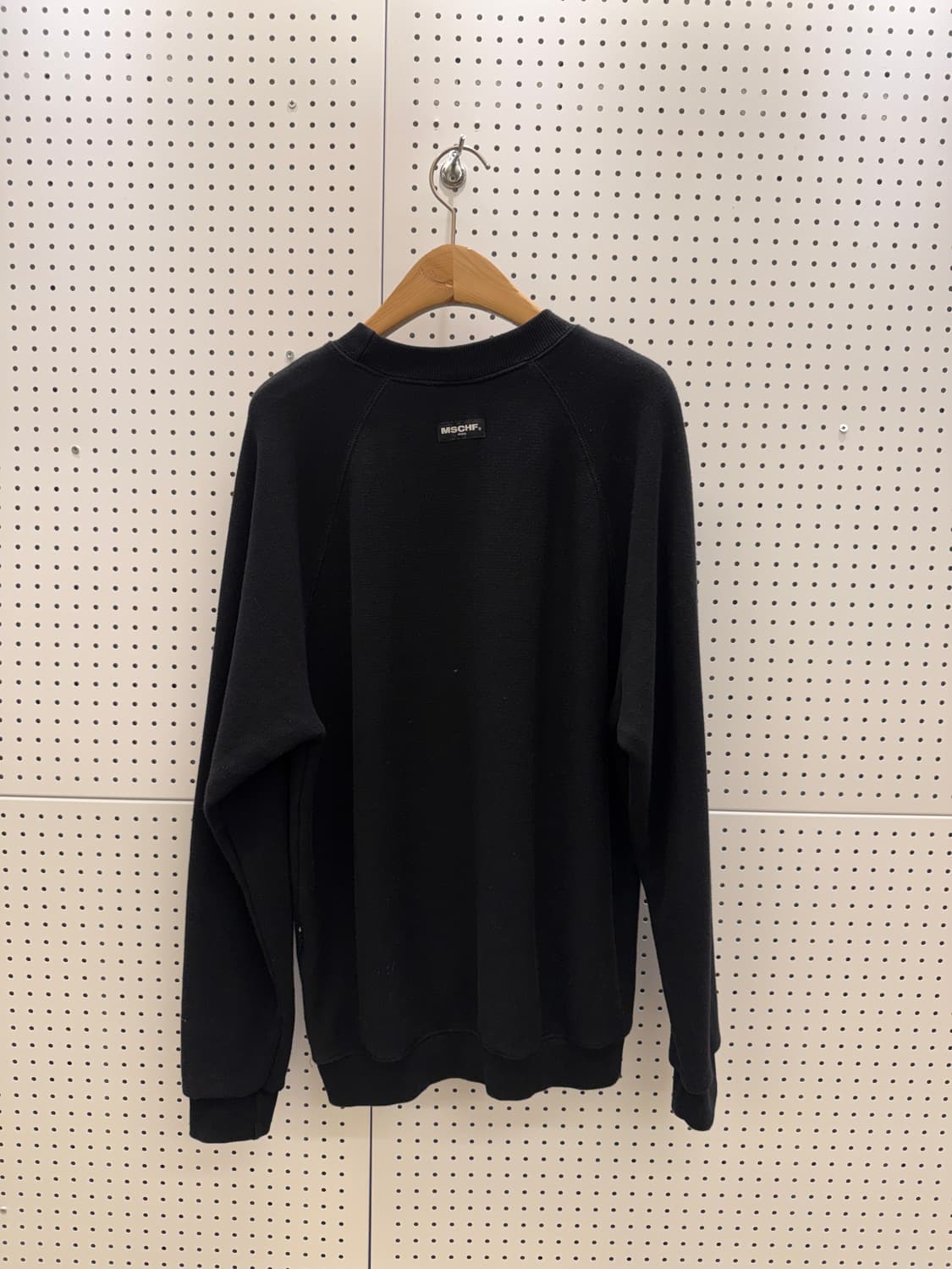 미스치프 스몰로고 블랙 맨투맨 U1387 상품이미지3