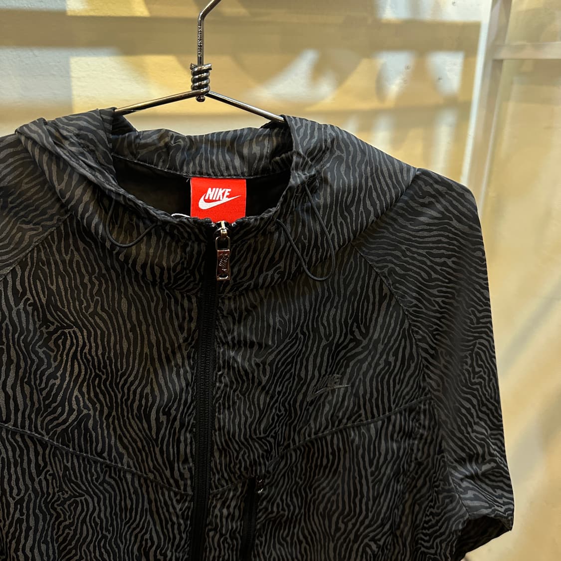 나이키 블랙 패턴 바람막이 후드 집업 M 상품이미지6