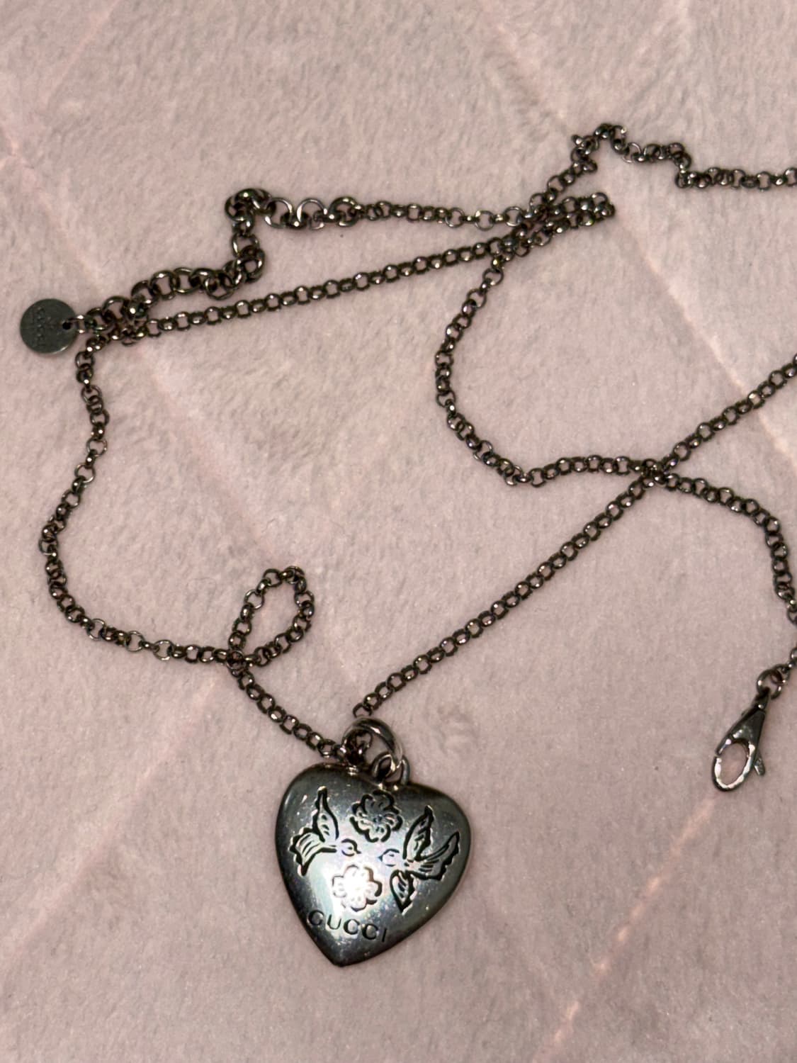 구찌 블라인드 포 러브 하트 목걸이 상품이미지1
