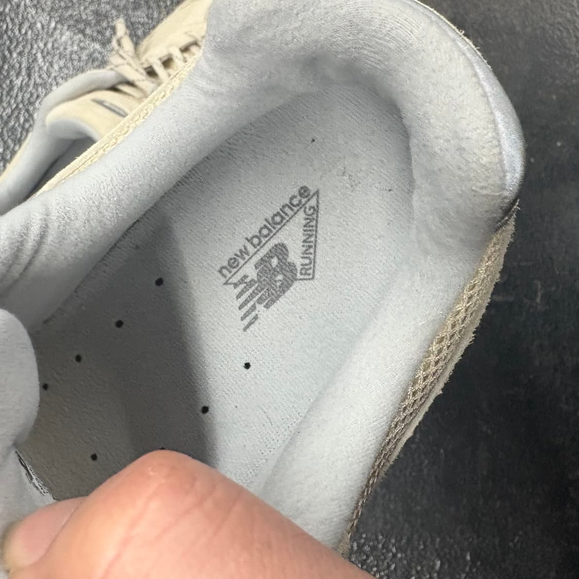 (260)뉴발란스 2002R 아이보리 상품이미지5