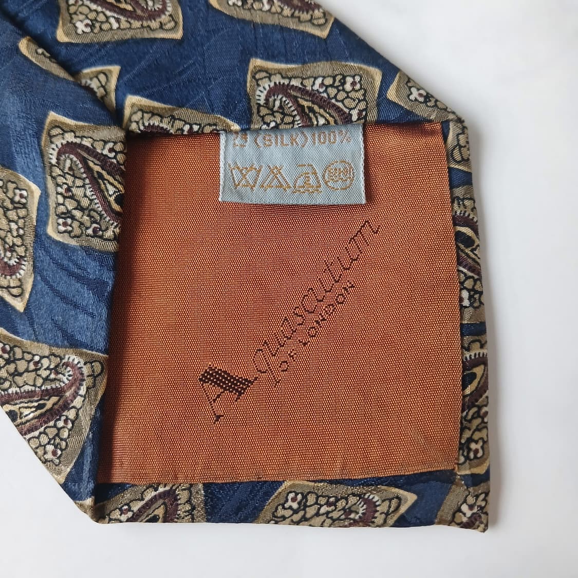 아쿠아스큐텀 실크 네이비 패턴 넥타이 9.3cm A등급 A19103
 상품이미지9