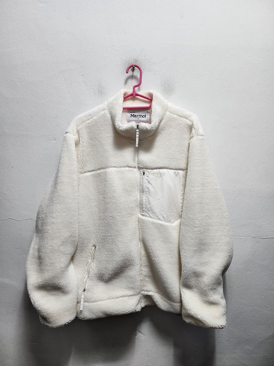 마모트 화이트 뽀글이 플리스 자켓 상품이미지1