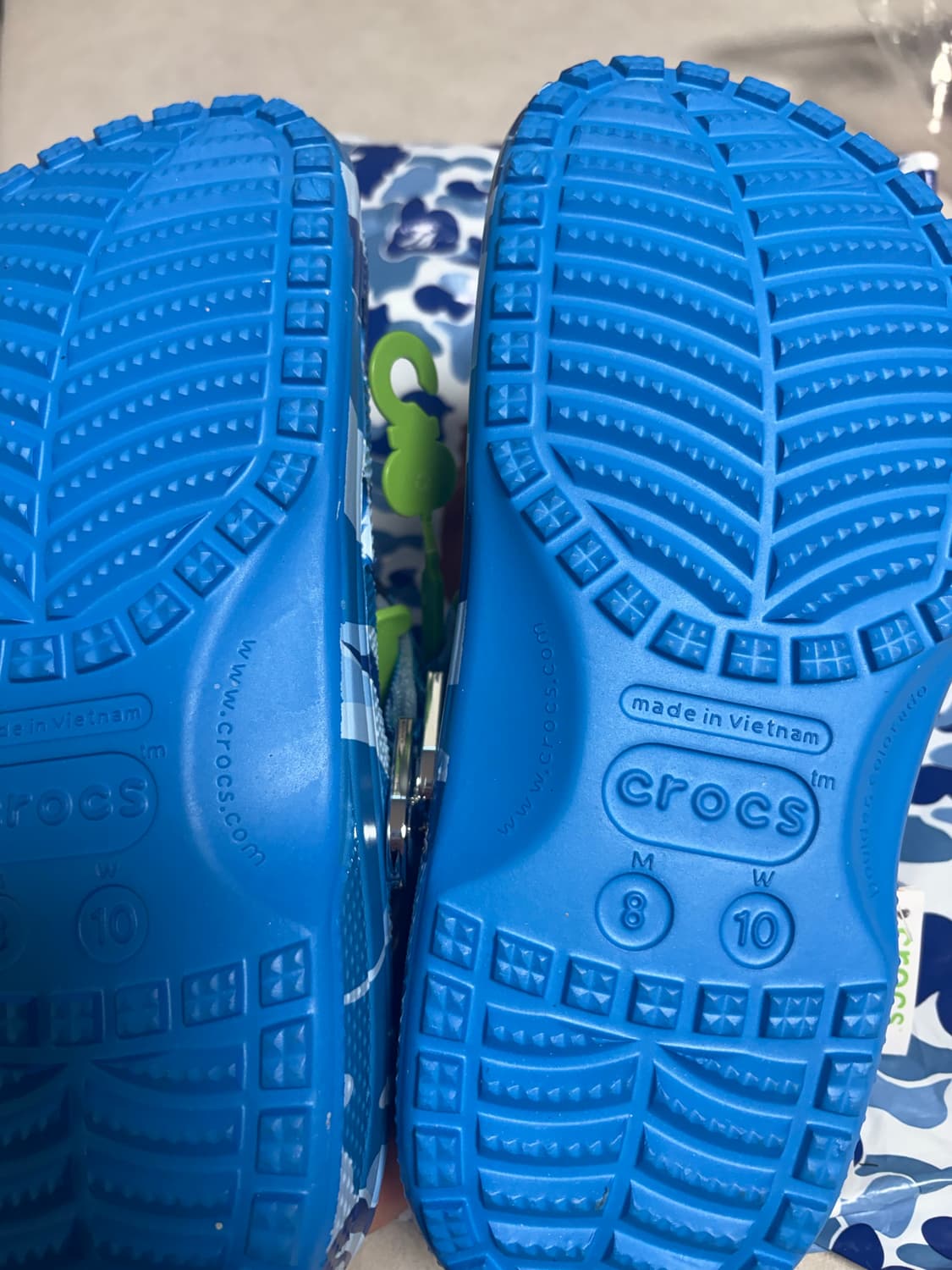 베이프 크록스 블루 새상품 남 8 여 10 사이즈 상품이미지2