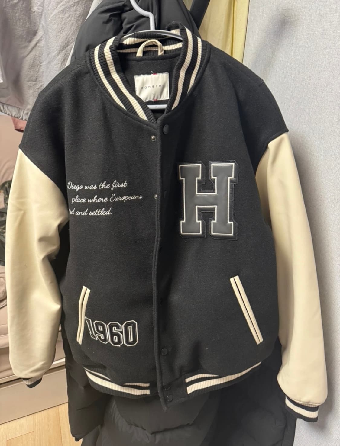 행텐 패디드 바시티 자켓 L 팝니다‼️ 상품이미지1