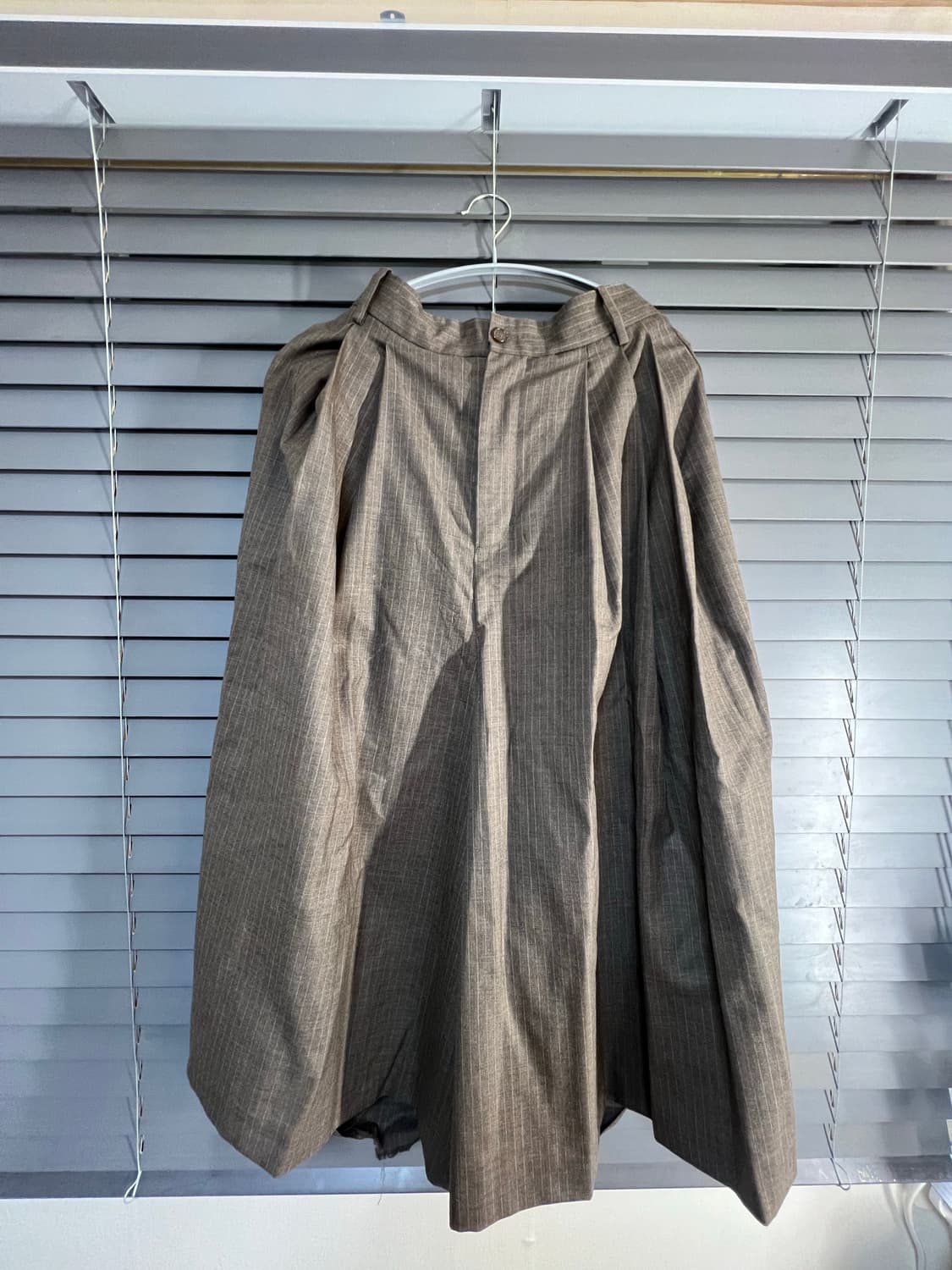 해드메이너 브라운 스트라이프 팬츠 (치마 핏 ) 상품이미지1